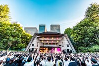 UNISON SQUARE GARDENのライブの様子。（撮影：タカギユウスケ）