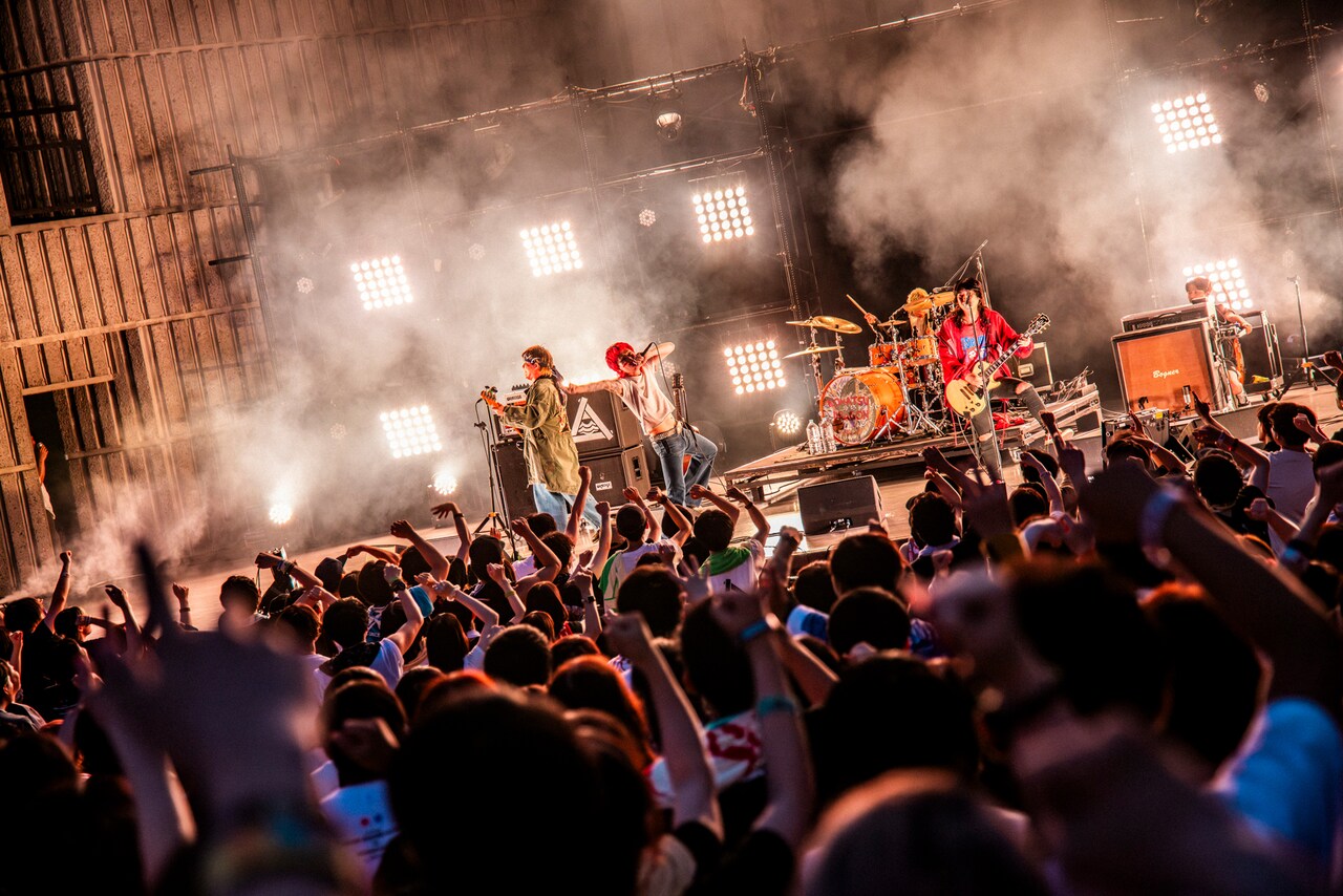 須藤俊（B / ハルカミライ）（撮影：タカギユウスケ） - UNISON SQUARE