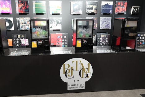 来場者に人気のカプセルトイエリア。