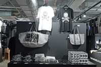「BJC×TMGE POP-UP STORE」3階の様子。こちらは「FUJI ROCK FESTIVAL」とのコラボグッズのラインナップ。