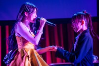 左からCOCONA、SHUKA。