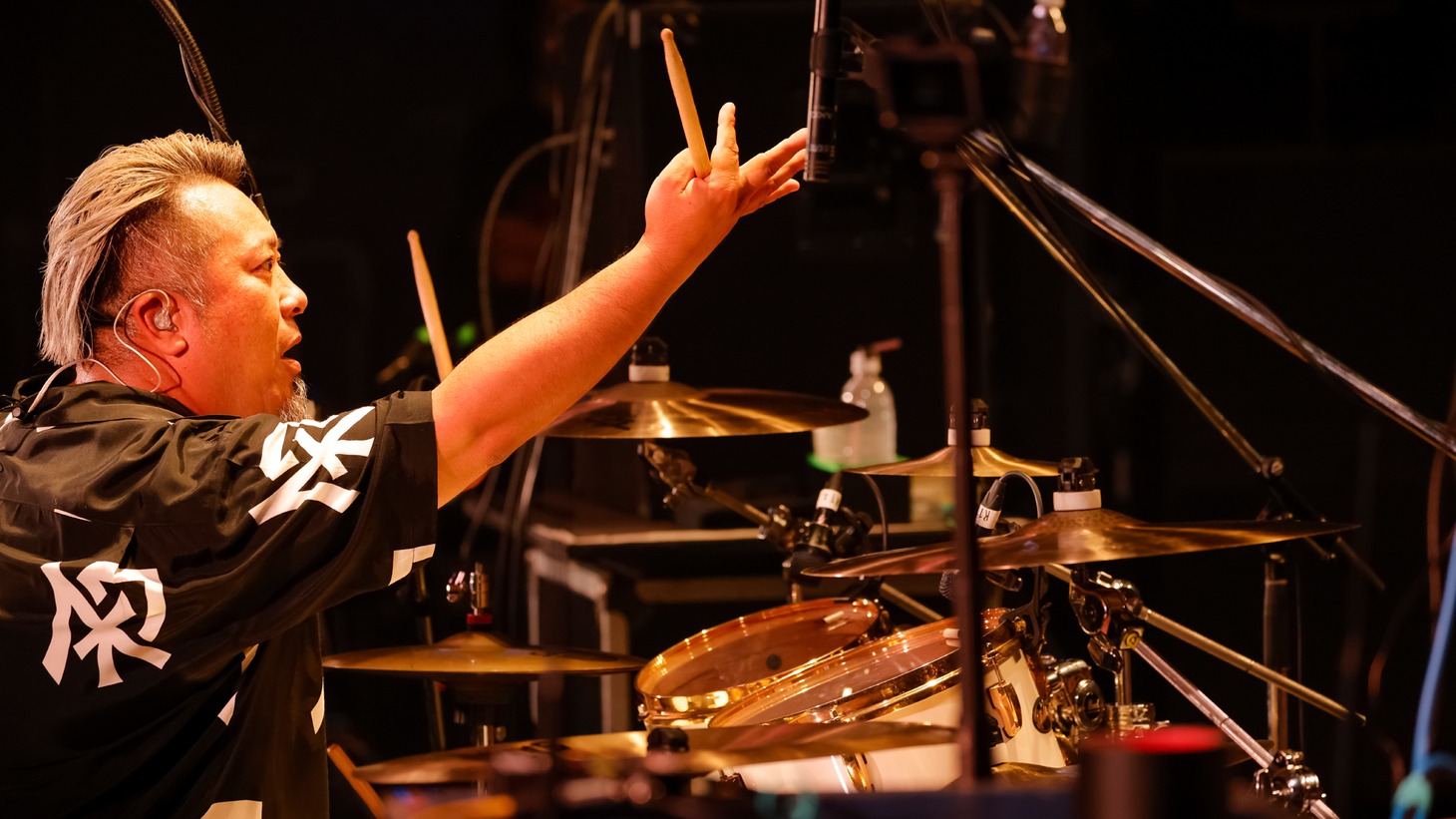 高里悟（Dr , Vo / MONGOL800）（Photo by SARUYA AYUMI）
