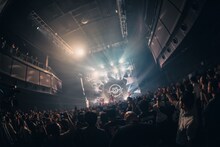 「INUWASI BAND SET LIVE TOUR 2025〝狗鷲廻閃〟」の様子。（撮影：真島洸）