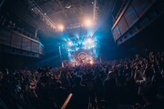 「INUWASI BAND SET LIVE TOUR 2025〝狗鷲廻閃〟」の様子。(撮影:真島洸)