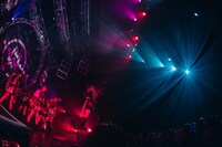 「INUWASI BAND SET LIVE TOUR 2025〝狗鷲廻閃〟」の様子。（撮影：真島洸）
