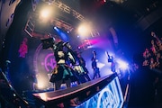 「INUWASI BAND SET LIVE TOUR 2025〝狗鷲廻閃〟」の様子。(撮影:真島洸)