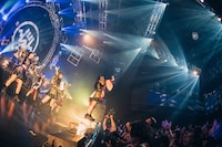 「INUWASI BAND SET LIVE TOUR 2025〝狗鷲廻閃〟」の様子。（撮影：真島洸）