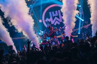 「INUWASI BAND SET LIVE TOUR 2025〝狗鷲廻閃〟」の様子。（撮影：真島洸）