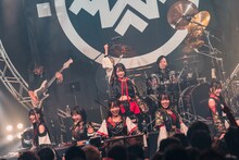 「INUWASI BAND SET LIVE TOUR 2025〝狗鷲廻閃〟」の様子。（撮影：真島洸）