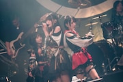 「INUWASI BAND SET LIVE TOUR 2025〝狗鷲廻閃〟」の様子。(撮影:真島洸)