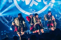 「INUWASI BAND SET LIVE TOUR 2025〝狗鷲廻閃〟」の様子。（撮影：真島洸）