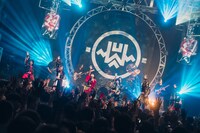 「INUWASI BAND SET LIVE TOUR 2025〝狗鷲廻閃〟」の様子。（撮影：真島洸）