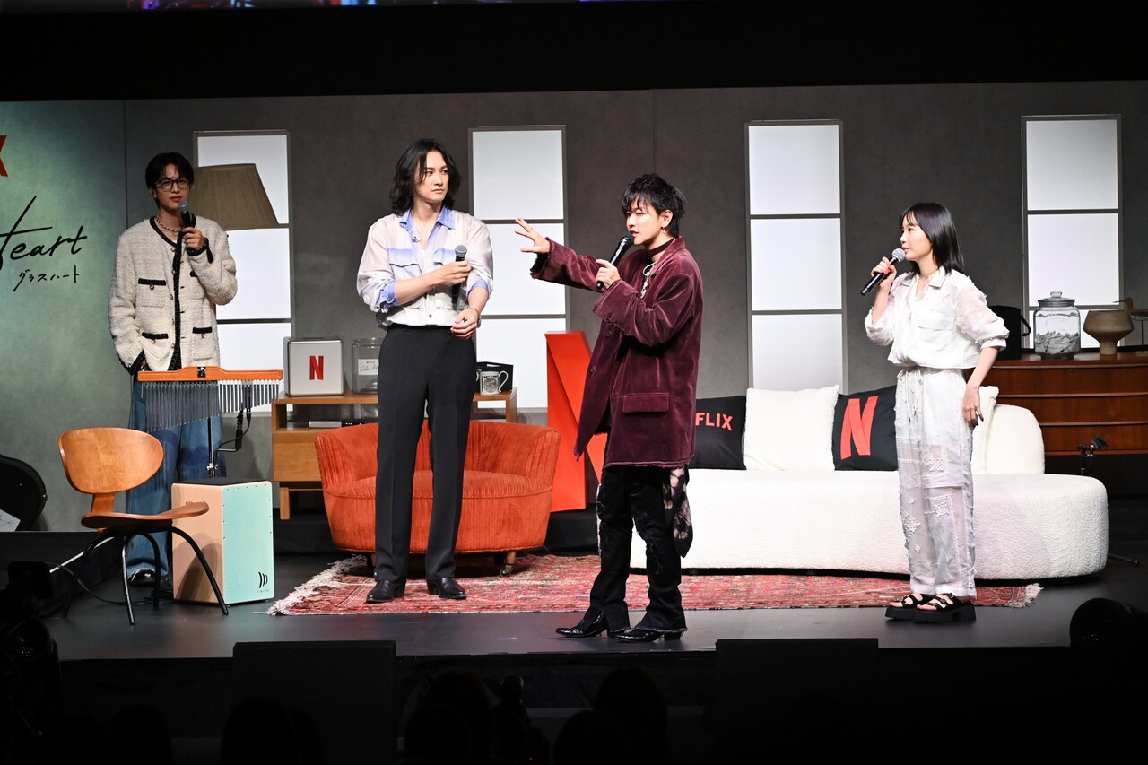 グラスハート　佐藤健　宮崎優　町田啓太　志尊淳　ステッカー　ポストカード　小旗 グラスハート 佐藤健 宮崎優 町田啓太 志尊淳 非売品 - メルカリ