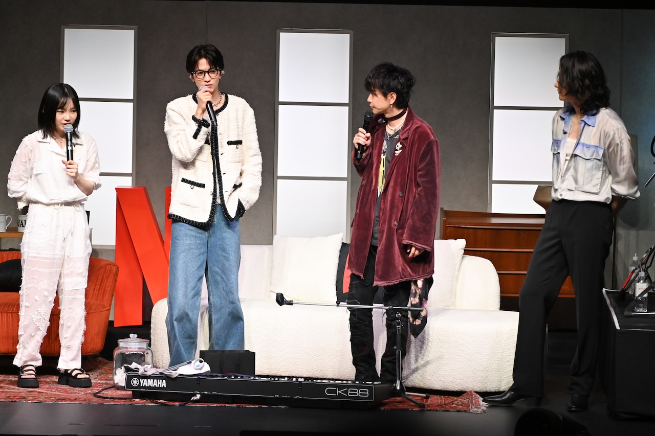 左から宮崎優、志尊淳、佐藤健、町田啓太。 - Netflix「グラス