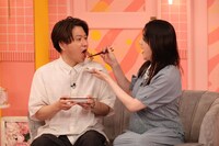 川谷修士（2丁拳銃）と野々村友紀子。©︎フジテレビ