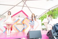 「TIF2025 PR大使」の熊澤風花（Task have Fun） 、日比野芽奈（ラフ×ラフ）、春瀬もも（衛星とカラテア）。