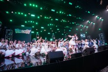 東京女子流の新井ひとみに“ケチャ”を送る「15周年特別企画 タイムマシーン～TIF Classic～」の出演者たち。