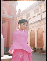 セントチヒロ・チッチの写真集「千尋」の掲載ショット。（撮影：大辻隆広）©︎講談社