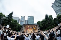 EGO-WRAPPIN'「Dance, Dance, Dance」の様子。（撮影：仁礼博）