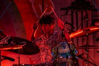 伊藤大地（Dr）（撮影：仁礼博）