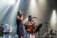 Hana Hopeと三船雅也。（撮影：小池彩子）