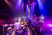 ROTH BART BARON「BEAR NIGHT 6」の様子。（撮影：小池彩子）