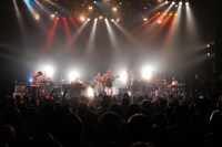 ROTH BART BARON「BEAR NIGHT 6」の様子。（撮影：小池彩子）