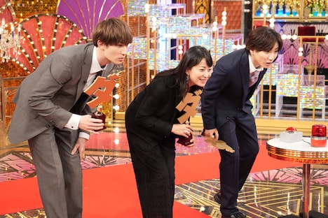 左からジェシー、菅野美穂、京本大我。©日本テレビ
