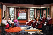 「with MUSIC」でトークするBoAと新しい学校のリーダーズ。