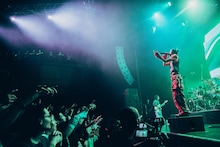 Asakura（Vo, G）（撮影：ヨシハラミズホ）