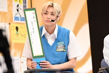 俳句を発表するアロハ。