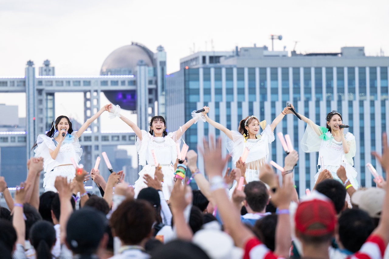 最後のSKY STAGEに立つ東京女子流。