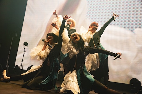 ExWHYZ（Photo by sotobayashi kenta）