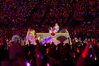 「ハマの夜祭り番長襲名記念 ももクロ夏のバカ騒ぎ2025 in 横浜スタジアム」の様子。（撮影：増田慶）