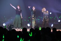 「Hello! Project ひなフェス 2025」のステージに立つメロン記念日。（写真提供：アップフロント）