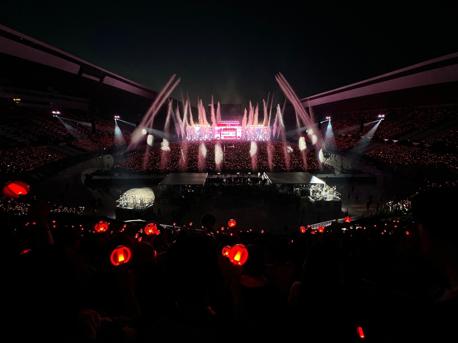 「ENHYPEN WORLD TOUR ‘WALK THE LINE’ IN JAPAN -SUMMER EDITION-」の様子。