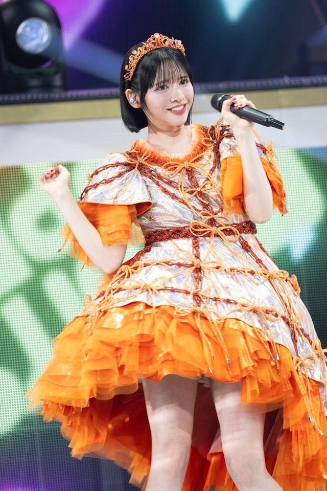 鎮西寿々歌（FRUITS ZIPPER）