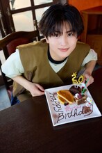 柏木悠1st写真集「19→20」より。（撮影：諸井純二）©︎KADOKAWA