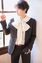 柏木悠1st写真集「19→20」より。（撮影：諸井純二）©︎KADOKAWA