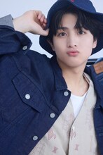 柏木悠1st写真集「19→20」より。（撮影：諸井純二）©︎KADOKAWA