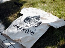 永井が高校生の頃に購入したというZAZEN BOYSのライブTシャツ。
