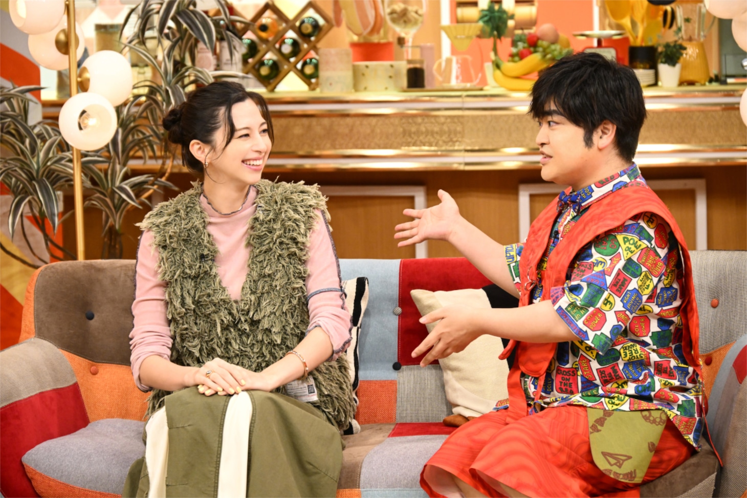 左から中条あやみ、加藤諒。©TBS