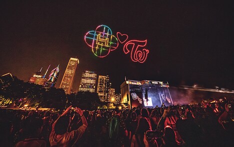 「ロラパルーザ・シカゴ」でのTWICEのステージの様子。©JYP Entertainment