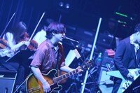 はっとり（Vo, G）（撮影：酒井ダイスケ）