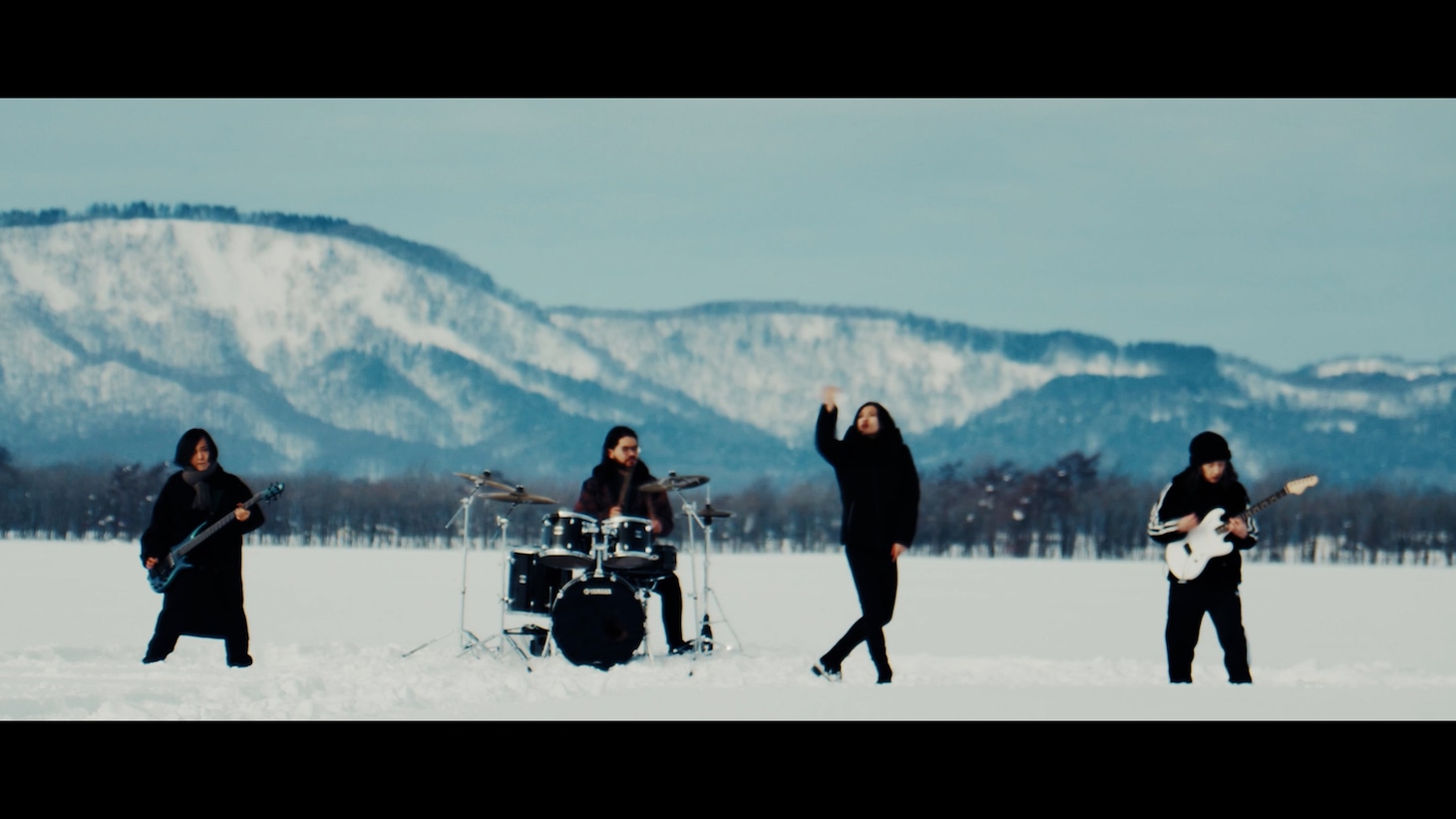 明日の叙景「ツェッペリン」ミュージックビデオより。