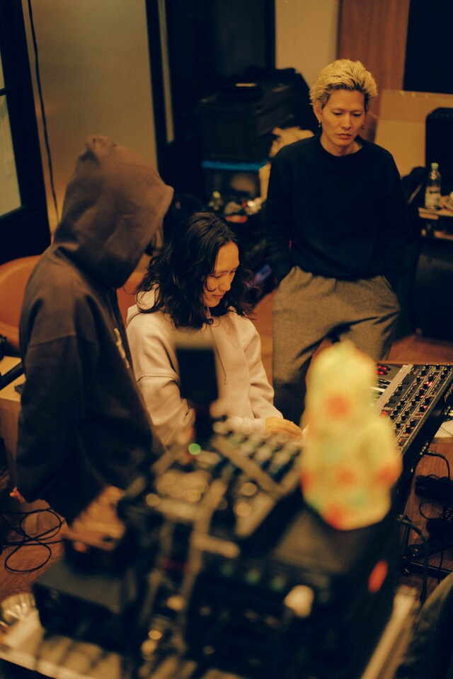 「Naked 4 Satan」制作中のTempalay。