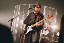 岡崎真輝（B / Galileo Galilei）（撮影：タマイシンゴ）