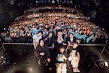 「ライブナタリー “Base Ball Bear × Galileo Galilei” -2025- 大阪」の集合写真。(撮影:キョートタナカ)
