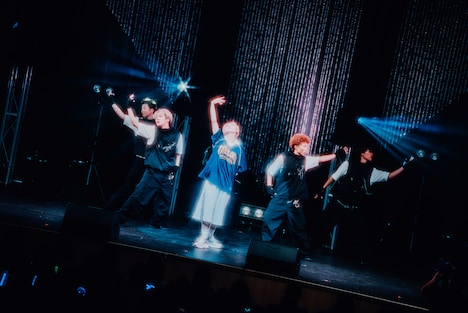 鈴木凌「Greeting Party Vol.1」の様子。