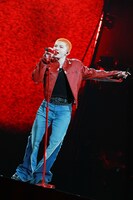 「Ruby」をパフォーマンスするWOOZI。(P)&(C) PLEDIS Entertainment)